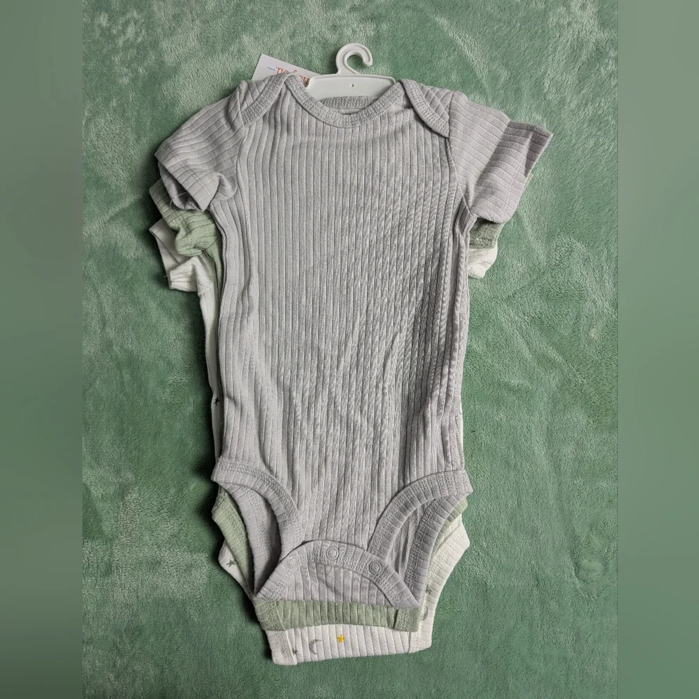 Carter's Original Bodysuit Three Pack 3month NWT - Picture 3 of 6